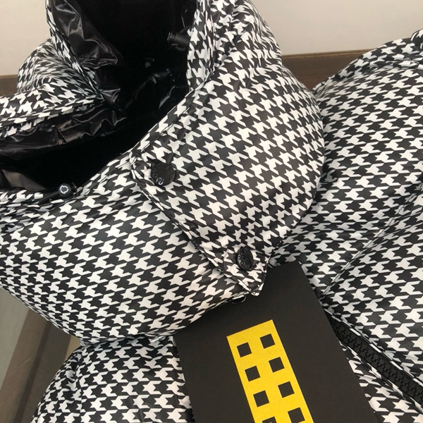 ハイクオリティダウンジャケット側面デザイン